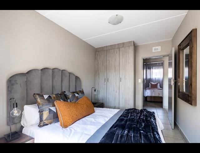 2 BEDROOM APARTMENT FOR SALE IN HEUWELOORD
